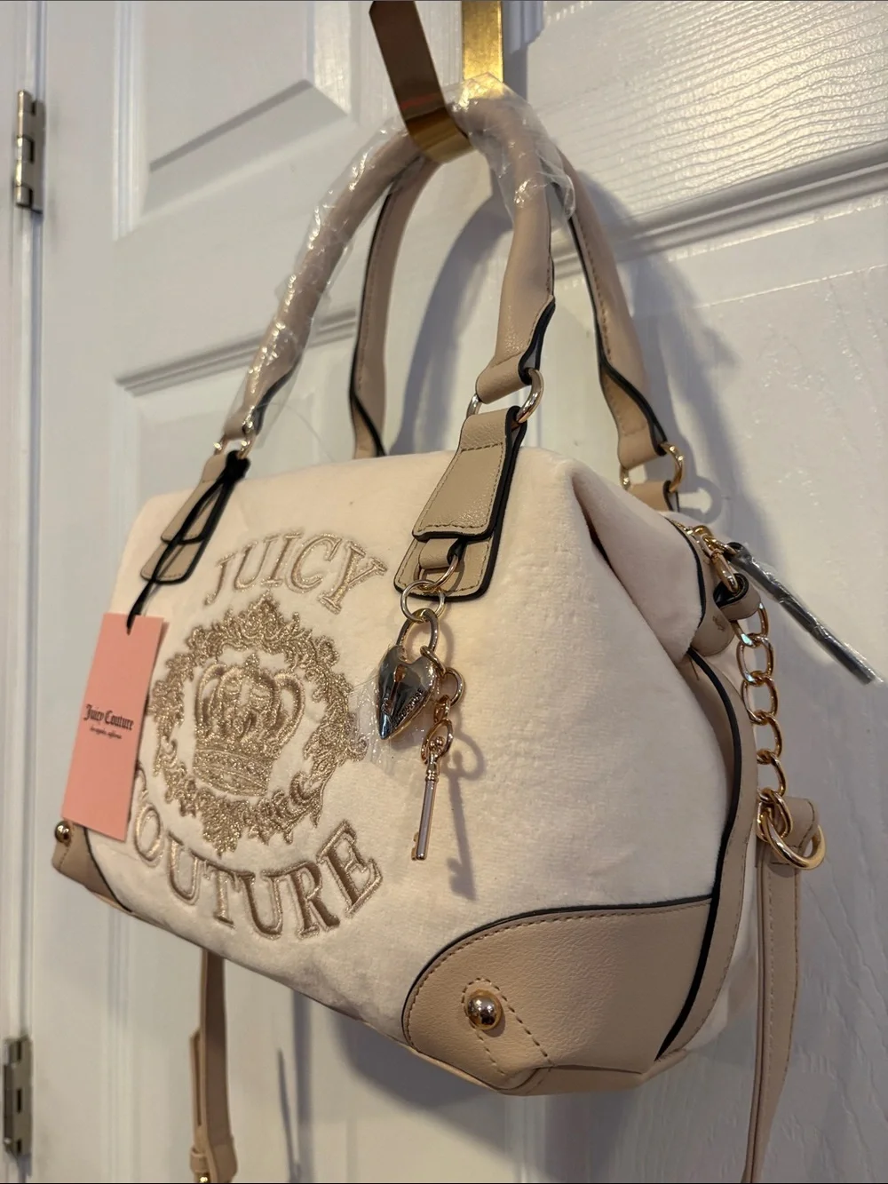BNWT JUICY COUTURE  Juicy Couture Cream & Beige Embroidered Crest Satchel